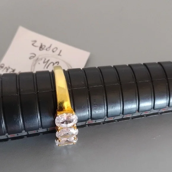 Genuine White Topaz Ring - Picture 2 of 9